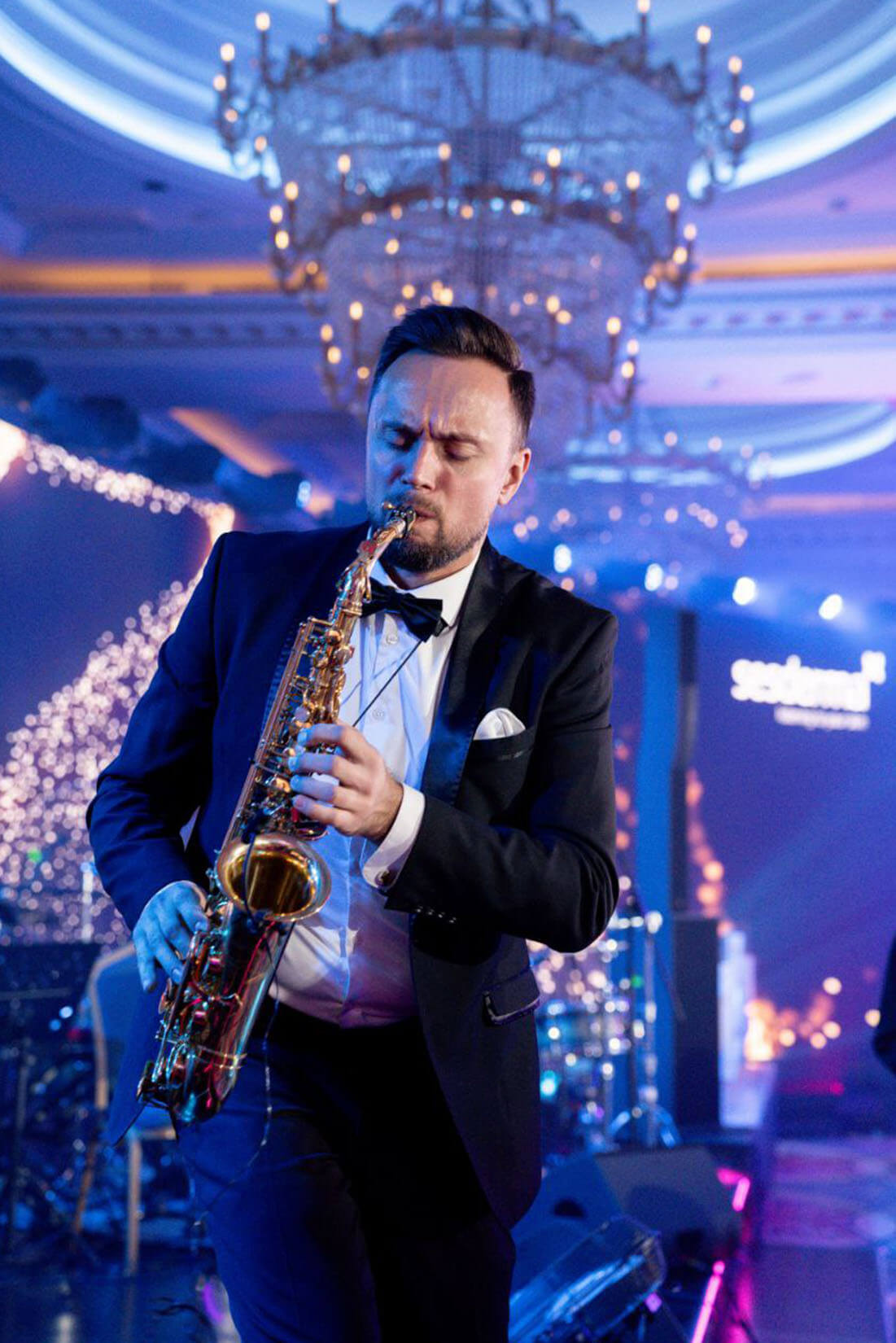 заказать саксофониста на свадьбу